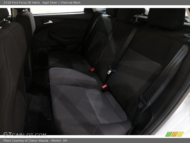 Ingot Silver / Charcoal Black 2018 Ford Focus SE Hatch