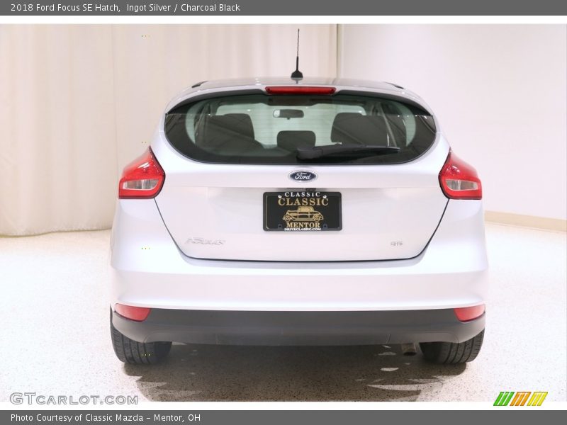 Ingot Silver / Charcoal Black 2018 Ford Focus SE Hatch