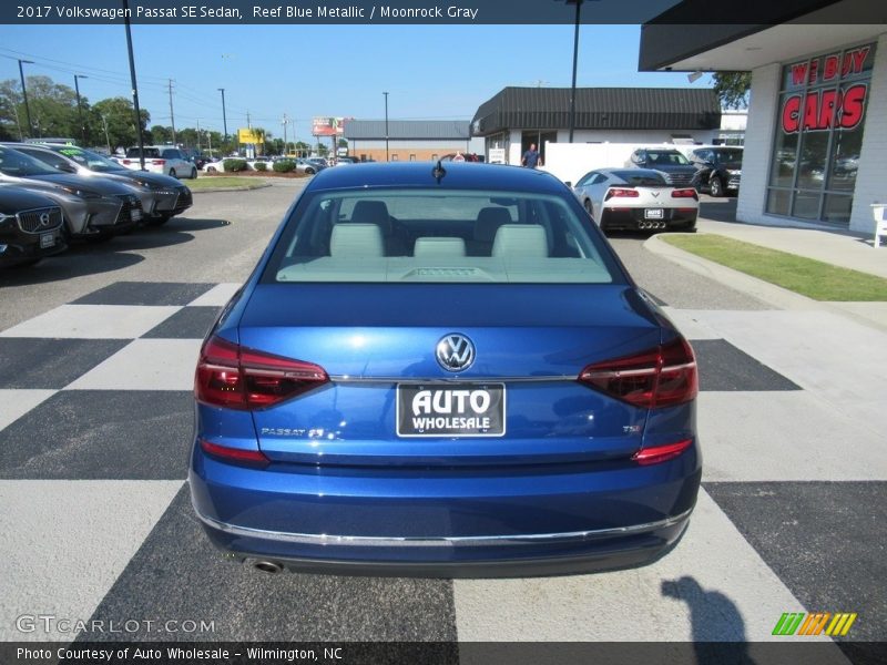 Reef Blue Metallic / Moonrock Gray 2017 Volkswagen Passat SE Sedan