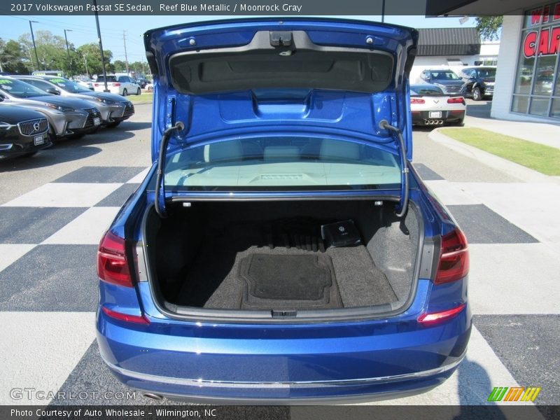 Reef Blue Metallic / Moonrock Gray 2017 Volkswagen Passat SE Sedan