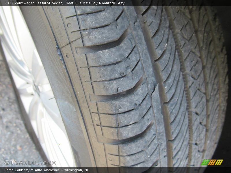 Reef Blue Metallic / Moonrock Gray 2017 Volkswagen Passat SE Sedan