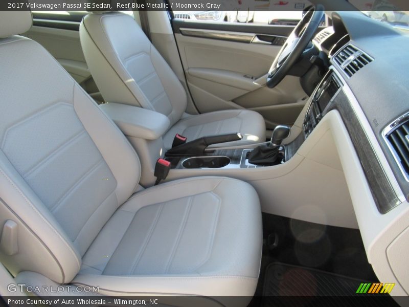 Reef Blue Metallic / Moonrock Gray 2017 Volkswagen Passat SE Sedan