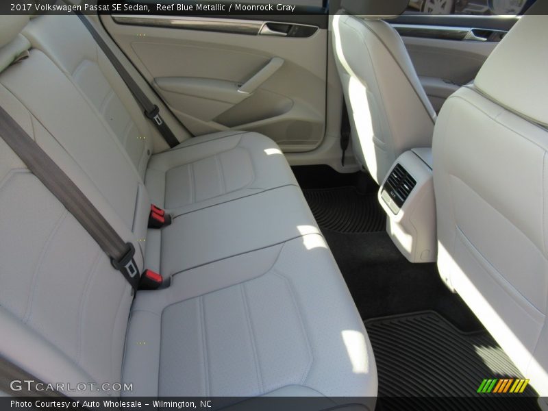 Reef Blue Metallic / Moonrock Gray 2017 Volkswagen Passat SE Sedan