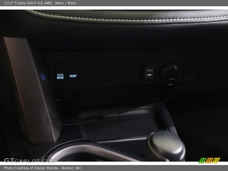 Black / Black 2017 Toyota RAV4 XLE AWD