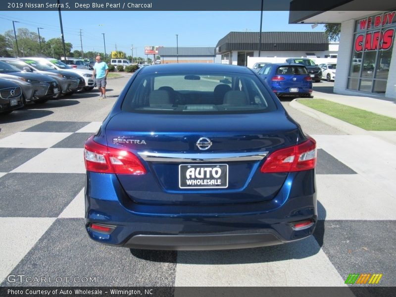 Deep Blue Pearl / Charcoal 2019 Nissan Sentra S