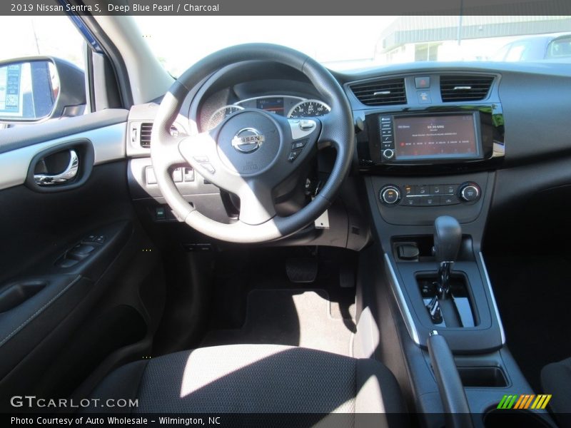 Deep Blue Pearl / Charcoal 2019 Nissan Sentra S