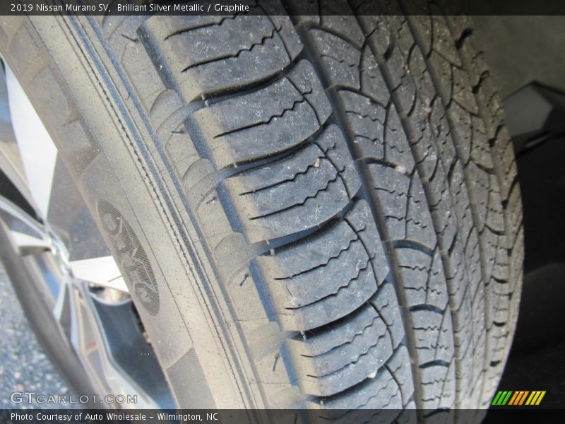 Brilliant Silver Metallic / Graphite 2019 Nissan Murano SV