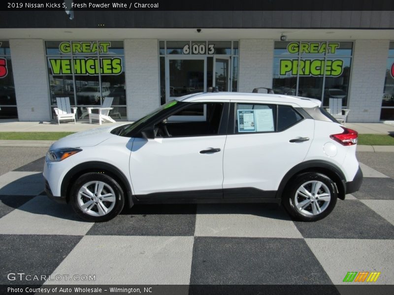 Fresh Powder White / Charcoal 2019 Nissan Kicks S