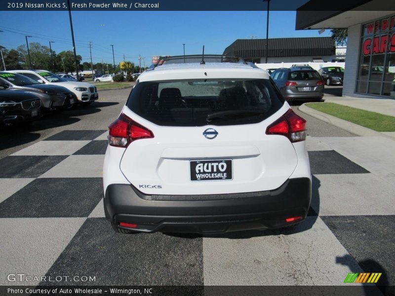 Fresh Powder White / Charcoal 2019 Nissan Kicks S