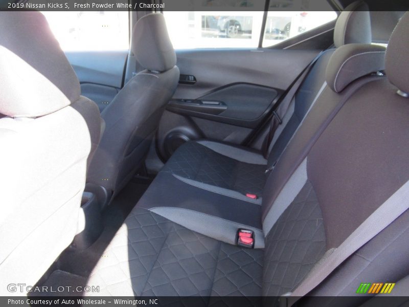 Fresh Powder White / Charcoal 2019 Nissan Kicks S