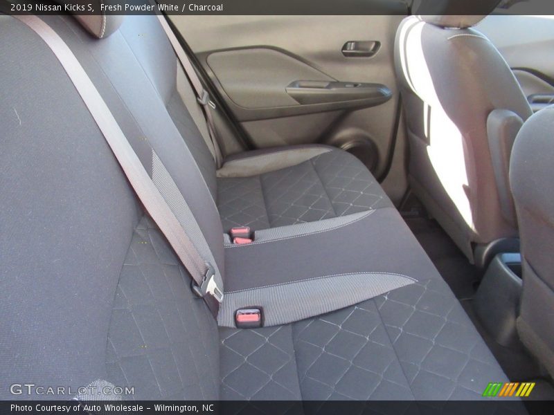 Fresh Powder White / Charcoal 2019 Nissan Kicks S