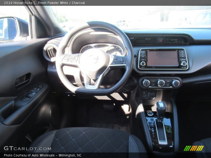 Fresh Powder White / Charcoal 2019 Nissan Kicks S