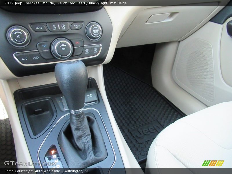 Velvet Red Pearl / Black/Light Frost Beige 2019 Jeep Cherokee Latitude