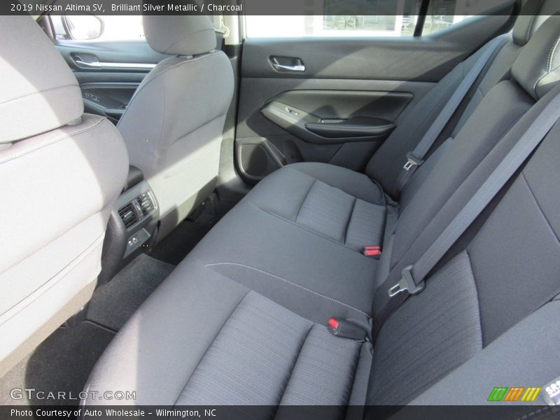 Brilliant Silver Metallic / Charcoal 2019 Nissan Altima SV