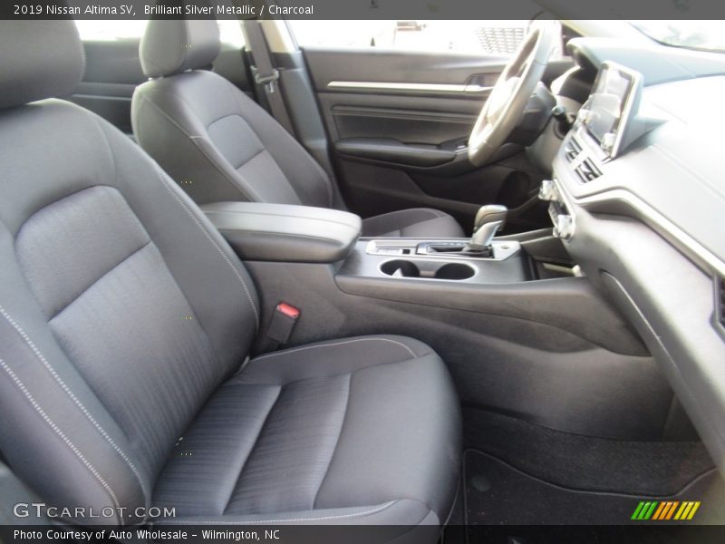 Brilliant Silver Metallic / Charcoal 2019 Nissan Altima SV