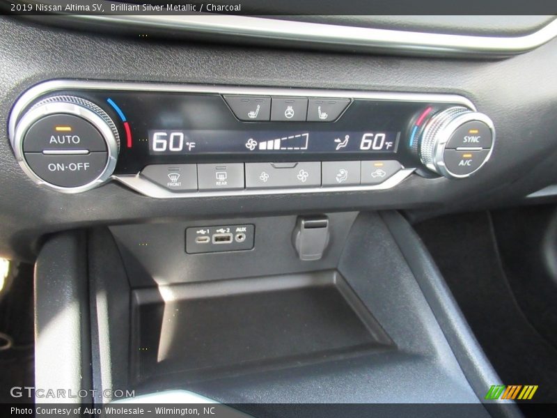 Brilliant Silver Metallic / Charcoal 2019 Nissan Altima SV