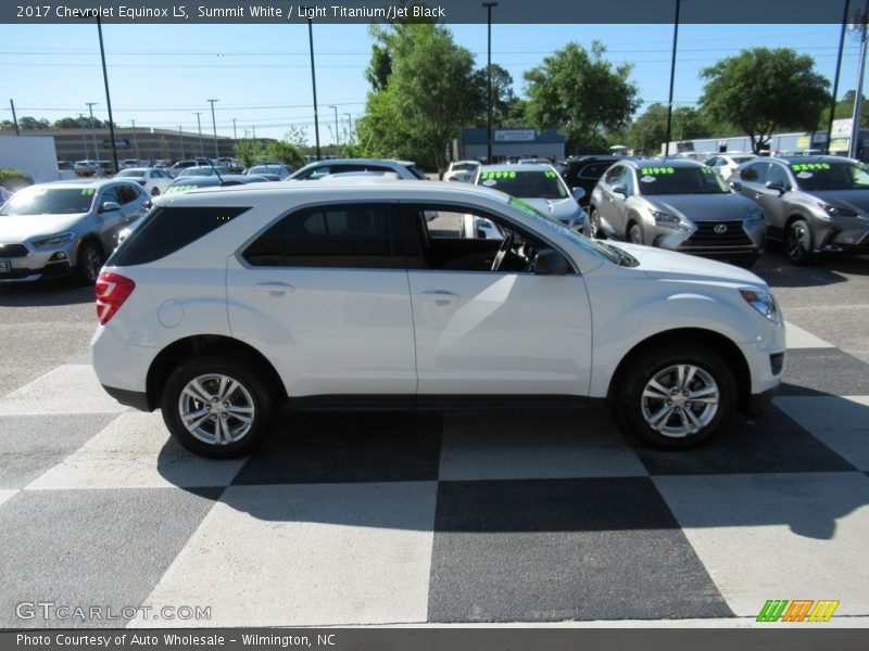 Summit White / Light Titanium/Jet Black 2017 Chevrolet Equinox LS