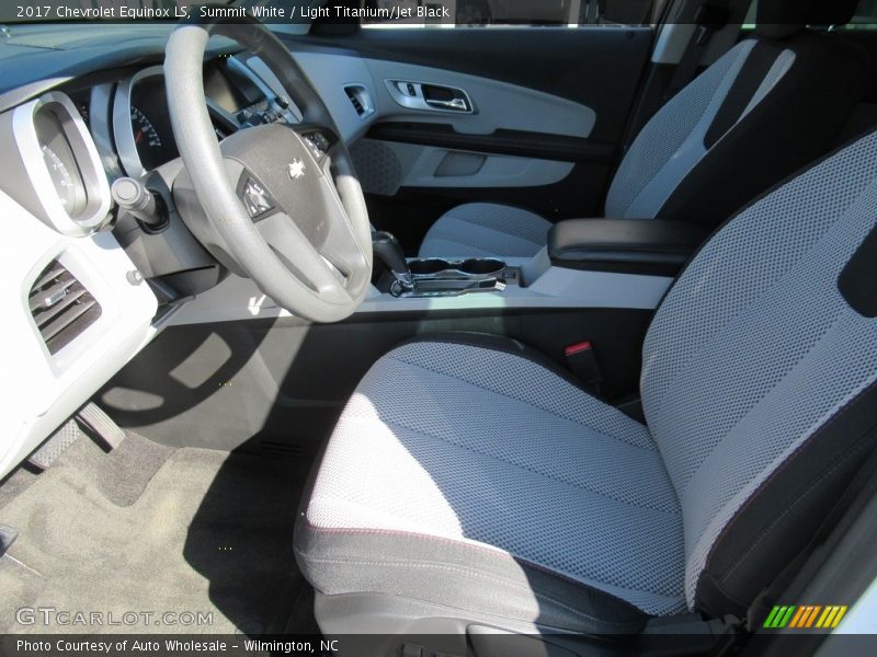 Summit White / Light Titanium/Jet Black 2017 Chevrolet Equinox LS