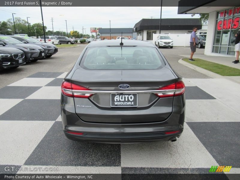Magnetic / Ebony 2017 Ford Fusion S