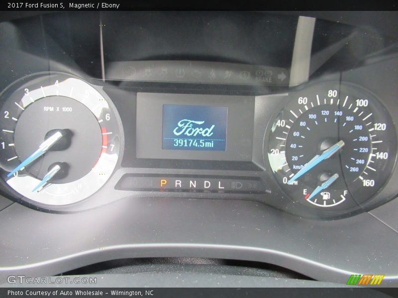 Magnetic / Ebony 2017 Ford Fusion S