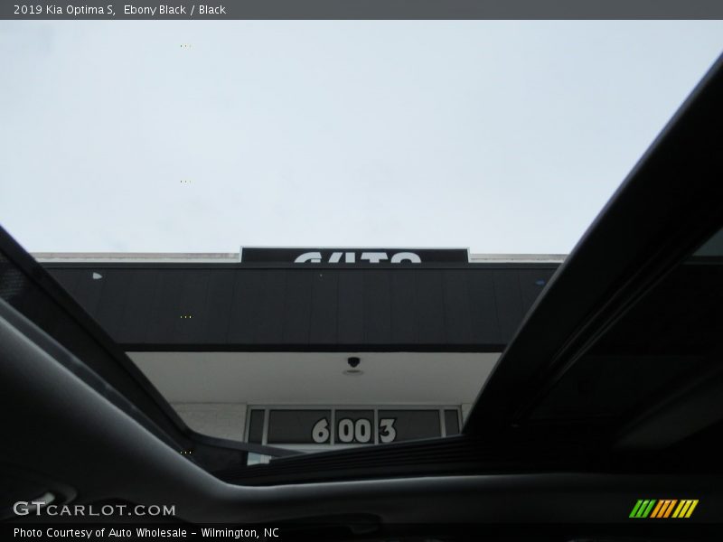 Ebony Black / Black 2019 Kia Optima S