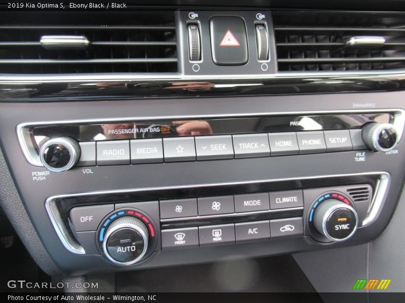 Ebony Black / Black 2019 Kia Optima S