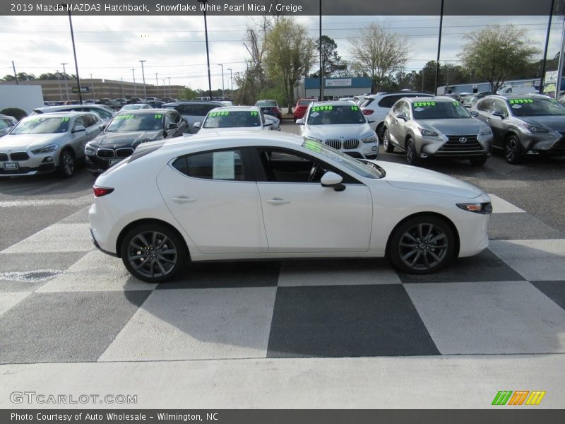 Snowflake White Pearl Mica / Greige 2019 Mazda MAZDA3 Hatchback