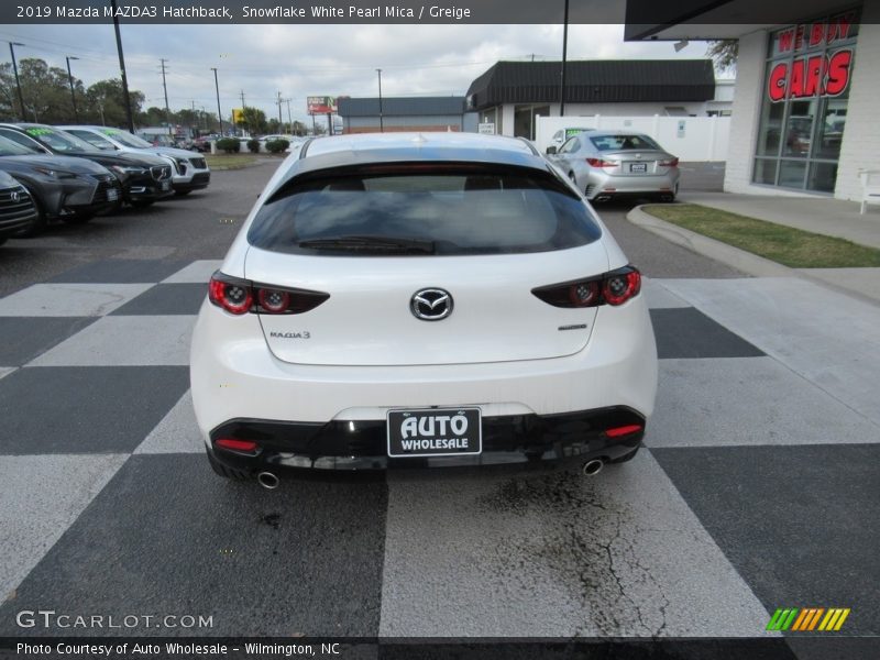 Snowflake White Pearl Mica / Greige 2019 Mazda MAZDA3 Hatchback