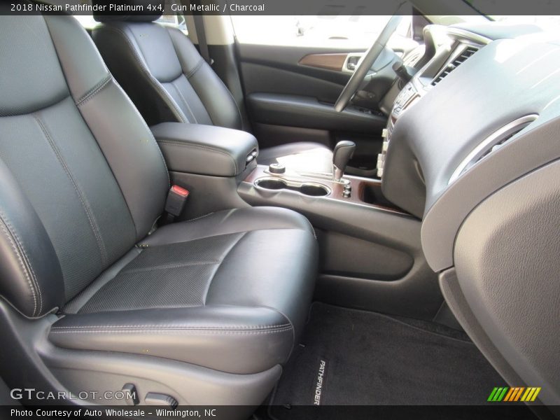 Gun Metallic / Charcoal 2018 Nissan Pathfinder Platinum 4x4