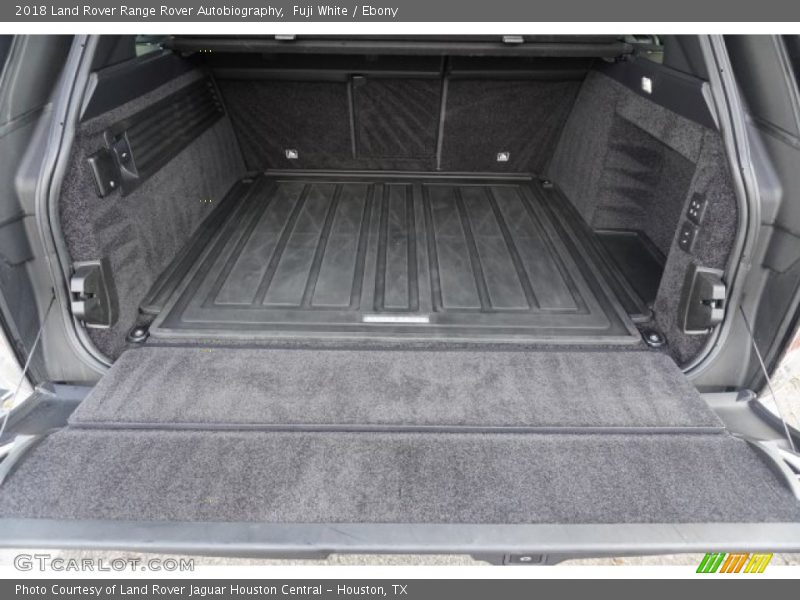  2018 Range Rover Autobiography Trunk