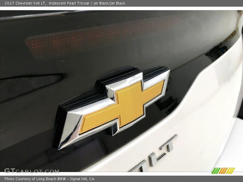 Iridescent Pearl Tricoat / Jet Black/Jet Black 2017 Chevrolet Volt LT