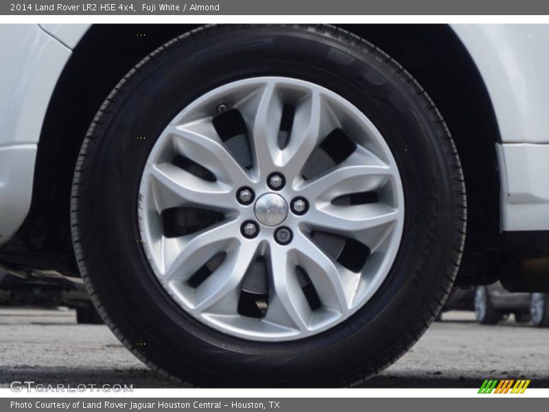 Fuji White / Almond 2014 Land Rover LR2 HSE 4x4