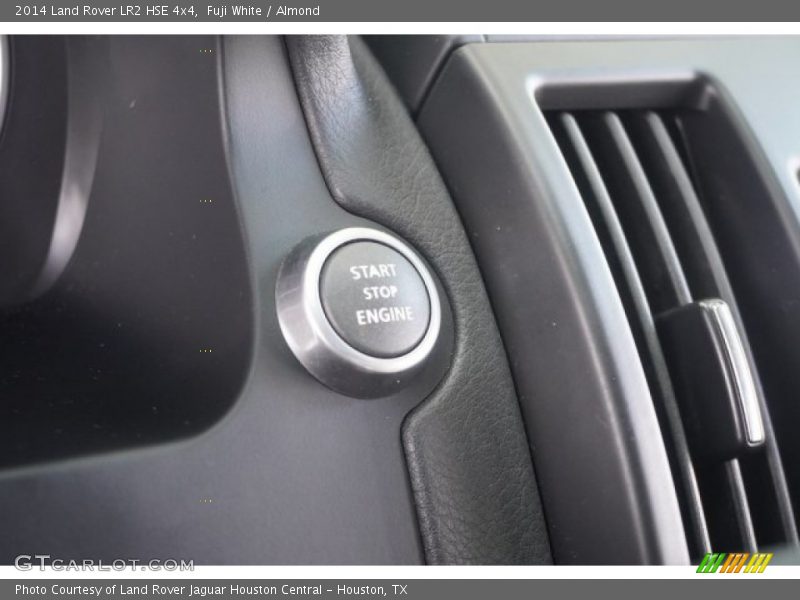 Fuji White / Almond 2014 Land Rover LR2 HSE 4x4