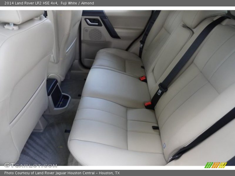 Fuji White / Almond 2014 Land Rover LR2 HSE 4x4