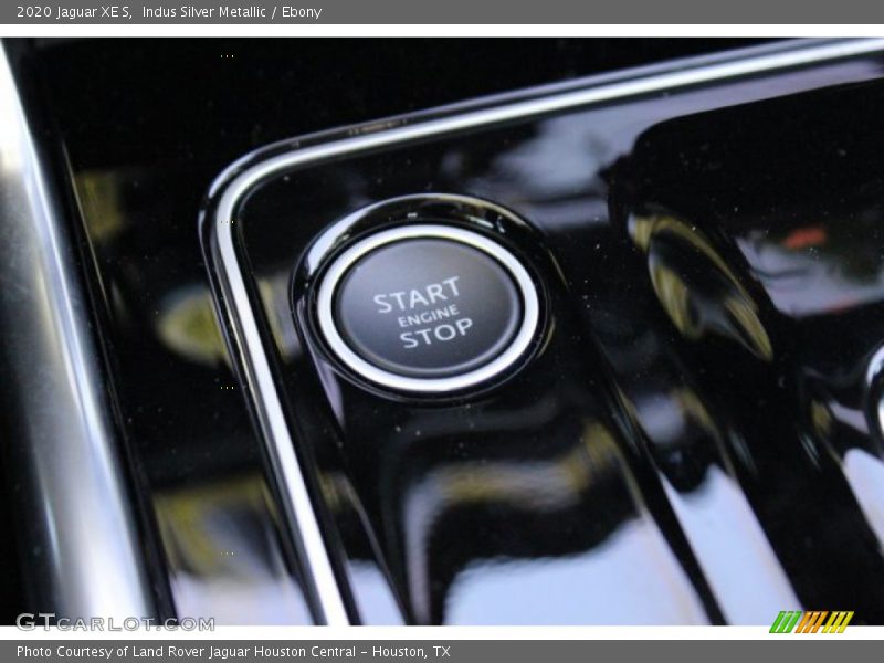 Indus Silver Metallic / Ebony 2020 Jaguar XE S