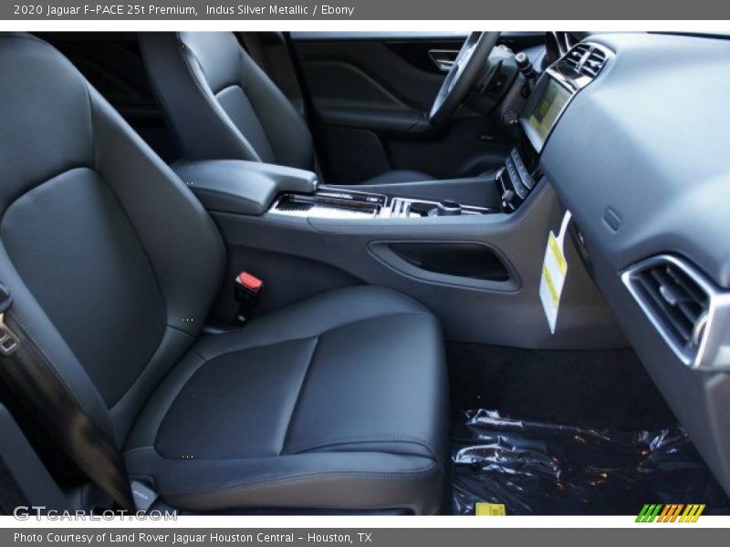 Indus Silver Metallic / Ebony 2020 Jaguar F-PACE 25t Premium