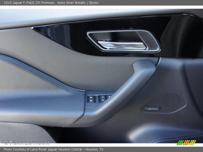 Indus Silver Metallic / Ebony 2020 Jaguar F-PACE 25t Premium