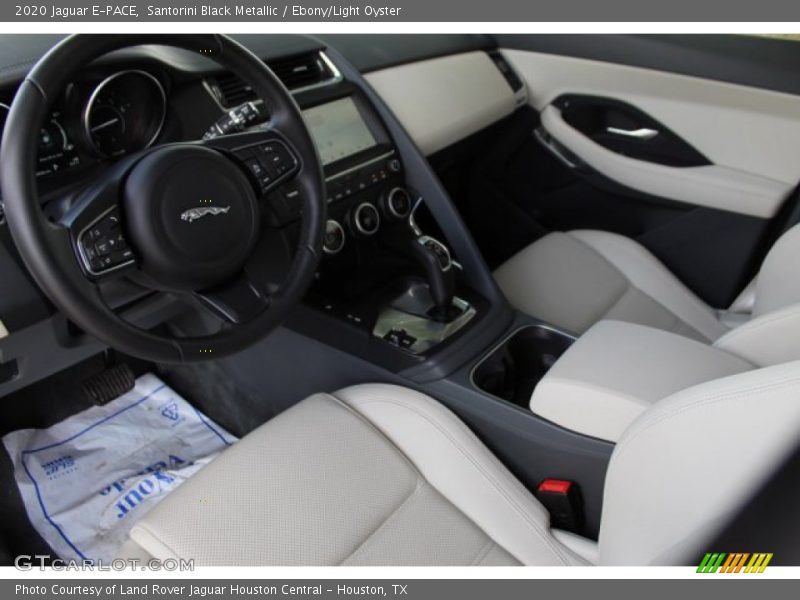 Santorini Black Metallic / Ebony/Light Oyster 2020 Jaguar E-PACE