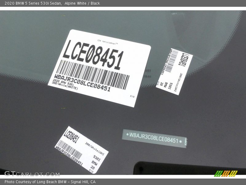 Alpine White / Black 2020 BMW 5 Series 530i Sedan