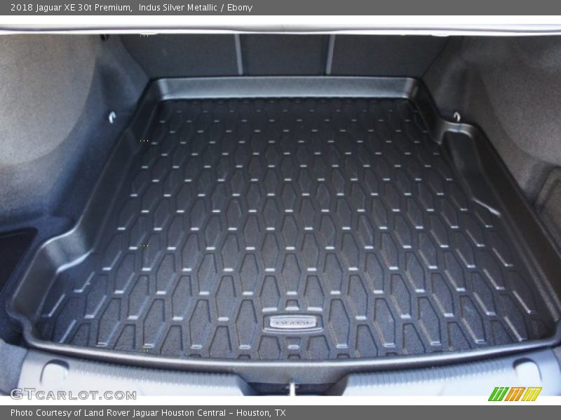Indus Silver Metallic / Ebony 2018 Jaguar XE 30t Premium