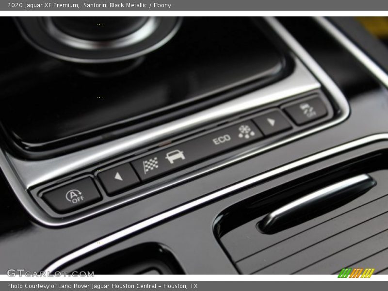Santorini Black Metallic / Ebony 2020 Jaguar XF Premium
