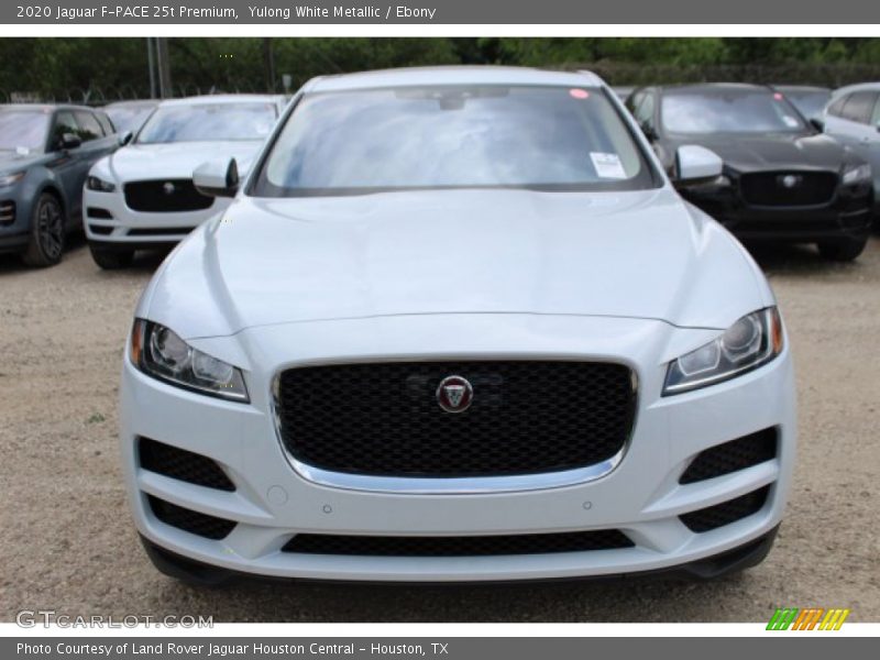 Yulong White Metallic / Ebony 2020 Jaguar F-PACE 25t Premium