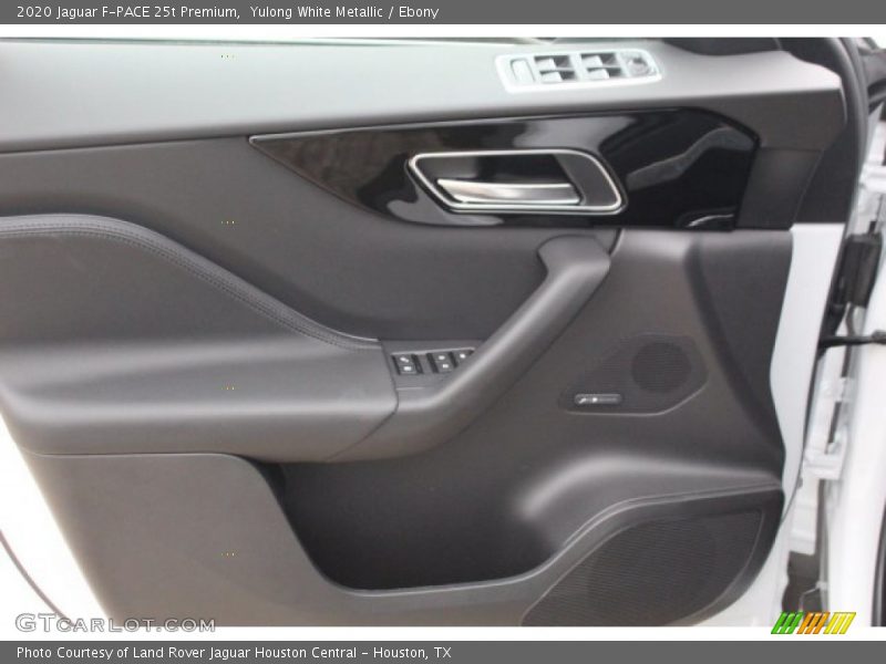 Yulong White Metallic / Ebony 2020 Jaguar F-PACE 25t Premium