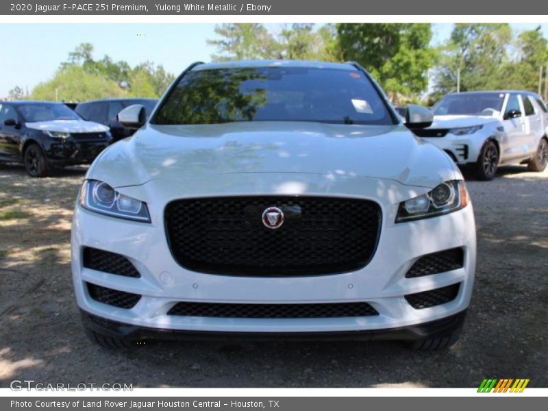 Yulong White Metallic / Ebony 2020 Jaguar F-PACE 25t Premium