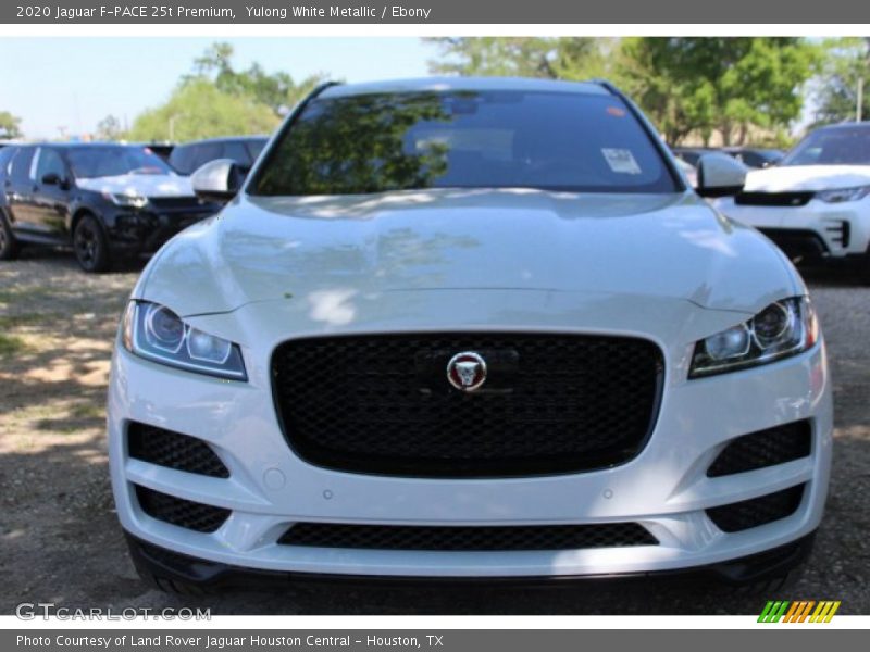 Yulong White Metallic / Ebony 2020 Jaguar F-PACE 25t Premium