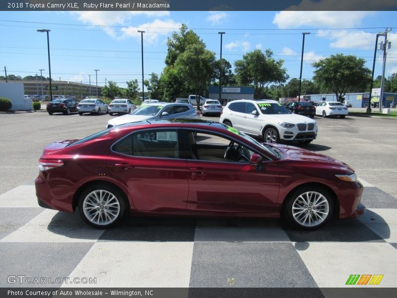 Ruby Flare Pearl / Macadamia 2018 Toyota Camry XLE