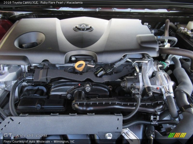 Ruby Flare Pearl / Macadamia 2018 Toyota Camry XLE