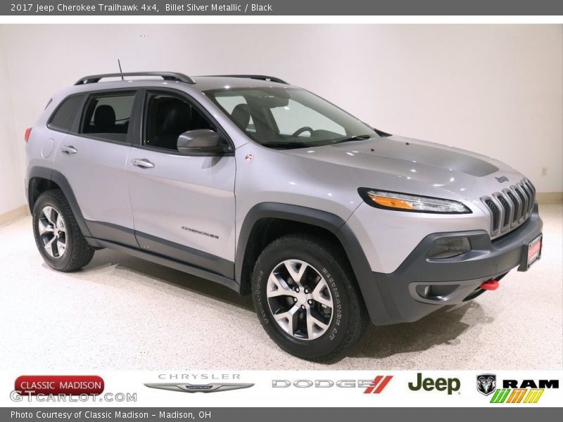 Billet Silver Metallic / Black 2017 Jeep Cherokee Trailhawk 4x4