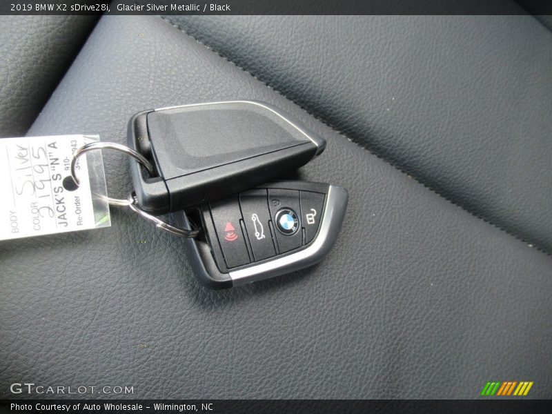 Glacier Silver Metallic / Black 2019 BMW X2 sDrive28i