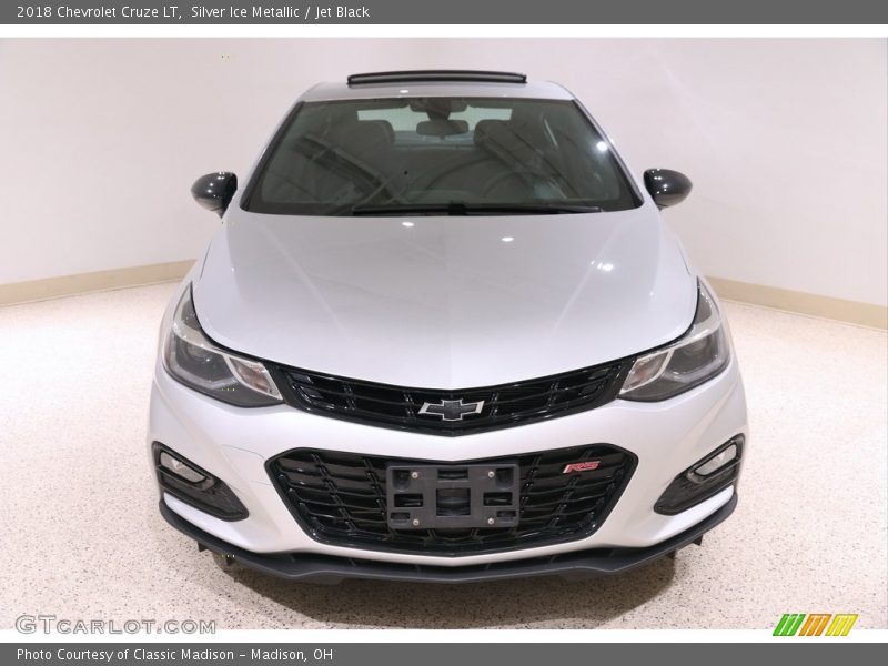 Silver Ice Metallic / Jet Black 2018 Chevrolet Cruze LT